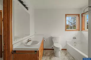 2520 NW Pinehurst Dr, McMinnville, OR 97128 - Photo 27