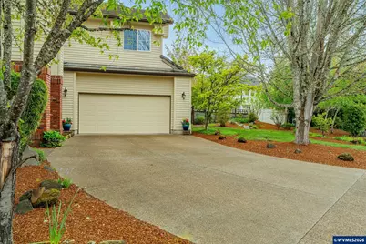2520 NW Pinehurst Dr, McMinnville, OR 97128 - Photo 3