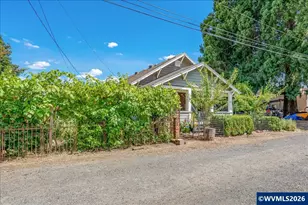 512 Wall St, Silverton, OR 97381 - Photo 3