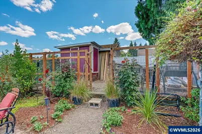 512 Wall St, Silverton, OR 97381 - Photo 33