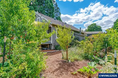 512 Wall St, Silverton, OR 97381 - Photo 43