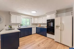 283 NW Reed Ln, Dallas, OR 97338 - Photo 9