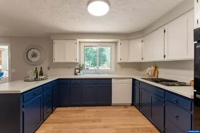 283 NW Reed Ln, Dallas, OR 97338 - Photo 9