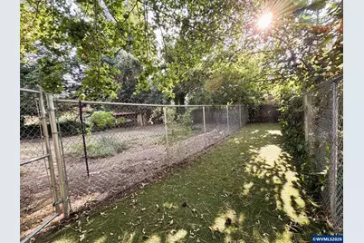 1815 23rd St NE, Salem, OR 97301 - Photo 15