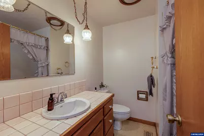 19565 SW Southview Pl, Aloha, OR 97078 - Photo 17