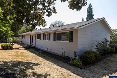 19565 SW Southview Pl, Aloha, OR 97078 - Photo 23
