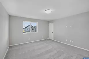 2284 Sawtelle Dr, Woodburn, OR 97071 - Photo 13