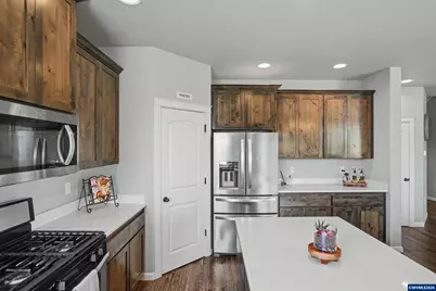 556 SE Lines St, Dallas, OR 97338 - Photo 17