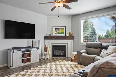 556 SE Lines St, Dallas, OR 97338 - Photo 9
