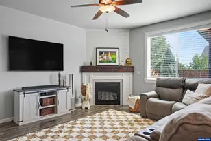 556 SE Lines St, Dallas, OR 97338 - Photo 9