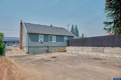 210 N First Av, Stayton, OR 97383 - Photo 9