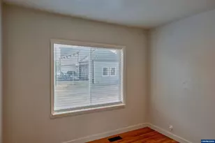 210 N First Ave, Stayton, OR 97383 - Photo 37