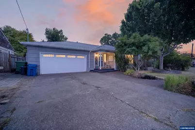 1032 23rd St NE, Salem, OR 97301 - Photo 1