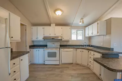 36298 Blueberry Dr, Lebanon, OR 97355 - Photo 7