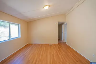 36298 Blueberry Dr, Lebanon, OR 97355 - Photo 9