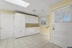 387 SW Court St, Dallas, OR 97338 - Photo 15