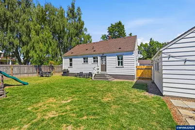 489 D St, Independence, OR 97351 - Photo 41