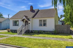 489 D St, Independence, OR 97351 - Photo 3