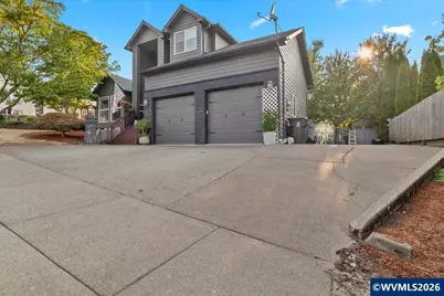 1200 NW Thorn Dr, Albany, OR 97321 - Photo 3