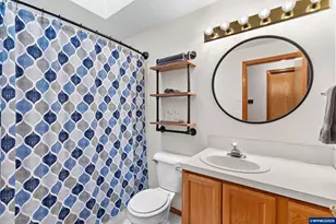 2010 48th Ave SE, Albany, OR 97322 - Photo 17