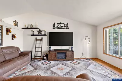 2010 48th Av SE, Albany, OR 97322 - Photo 7