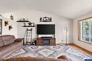 2010 48th Ave SE, Albany, OR 97322 - Photo 7