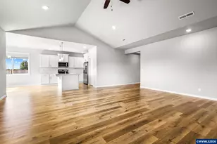 4722 Royal Dr NE, Albany, OR 97321 - Photo 11