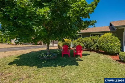 1555 Justice St S, Salem, OR 97306 - Photo 5