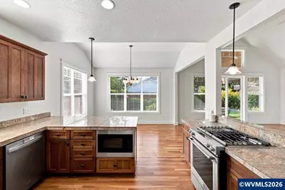 1096 8th Av SW, Albany, OR 97321 - Photo 13