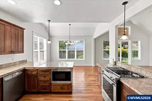 1096 8th Av SW, Albany, OR 97321 - Photo 13