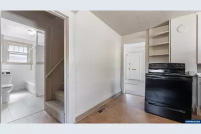 1640 5th St NE, Salem, OR 97301 - Photo 13