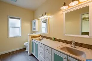 1209 Bent Grass Ct NE, Keizer, OR 97303 - Photo 15