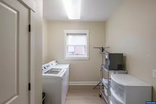 1390 Gwinn Street E, Monmouth, OR 97361 - Photo 19