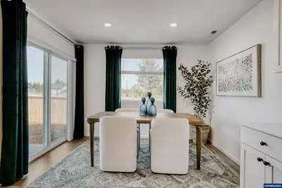 561 Spring Bl, Woodburn, OR 97071 - Photo 11