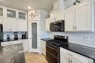 438 Greencrest St NE, Salem, OR 97301 - Photo 11