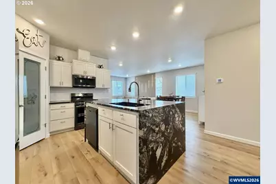 438 Greencrest St NE, Salem, OR 97301 - Photo 9
