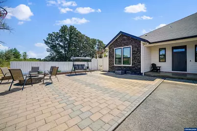 486 NW Coast Mountain Dr, Dallas, OR 97338 - Photo 3