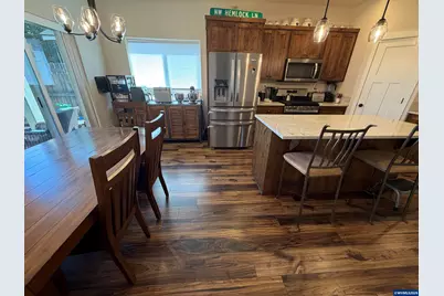 2955 NW Hemlock Ln, Redmond, OR 97756 - Photo 15