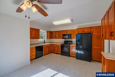 1140 Lewis St SE, Salem, OR 97302 - Photo 13