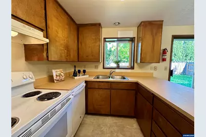 2887 SE Deborah Pl, Corvallis, OR 97333 - Photo 7