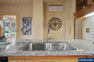404 SW 6th St, Corvallis, OR 97333 - Photo 17