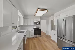 815 Church St, Woodburn, OR 97071 - Photo 11