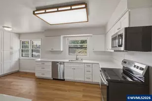 815 Church St, Woodburn, OR 97071 - Photo 9