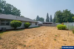 815 Church St, Woodburn, OR 97071 - Photo 29