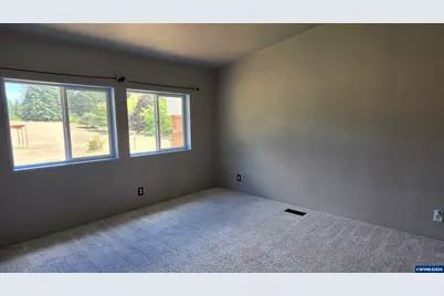 34125 E Lacomb Rd, Lebanon, OR 97355 - Photo 9