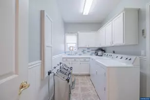 925 Scepter Ct NE, Salem, OR 97301 - Photo 35