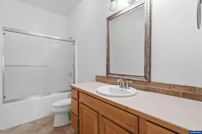 208 N 15th St, Philomath, OR 97370 - Photo 17