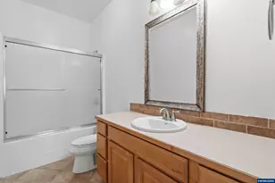 208 N 15th St, Philomath, OR 97370 - Photo 17