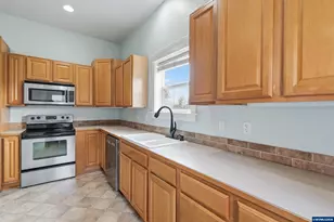 208 N 15th St, Philomath, OR 97370 - Photo 9