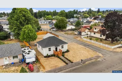 711 W Grant St, Lebanon, OR 97355 - Photo 33